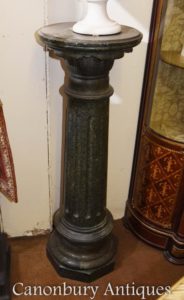 フランス帝国の大理石の台座の柱のテーブルスタンド